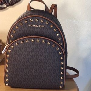 Michael Kors Abbey Jet Set Travel Bookbag